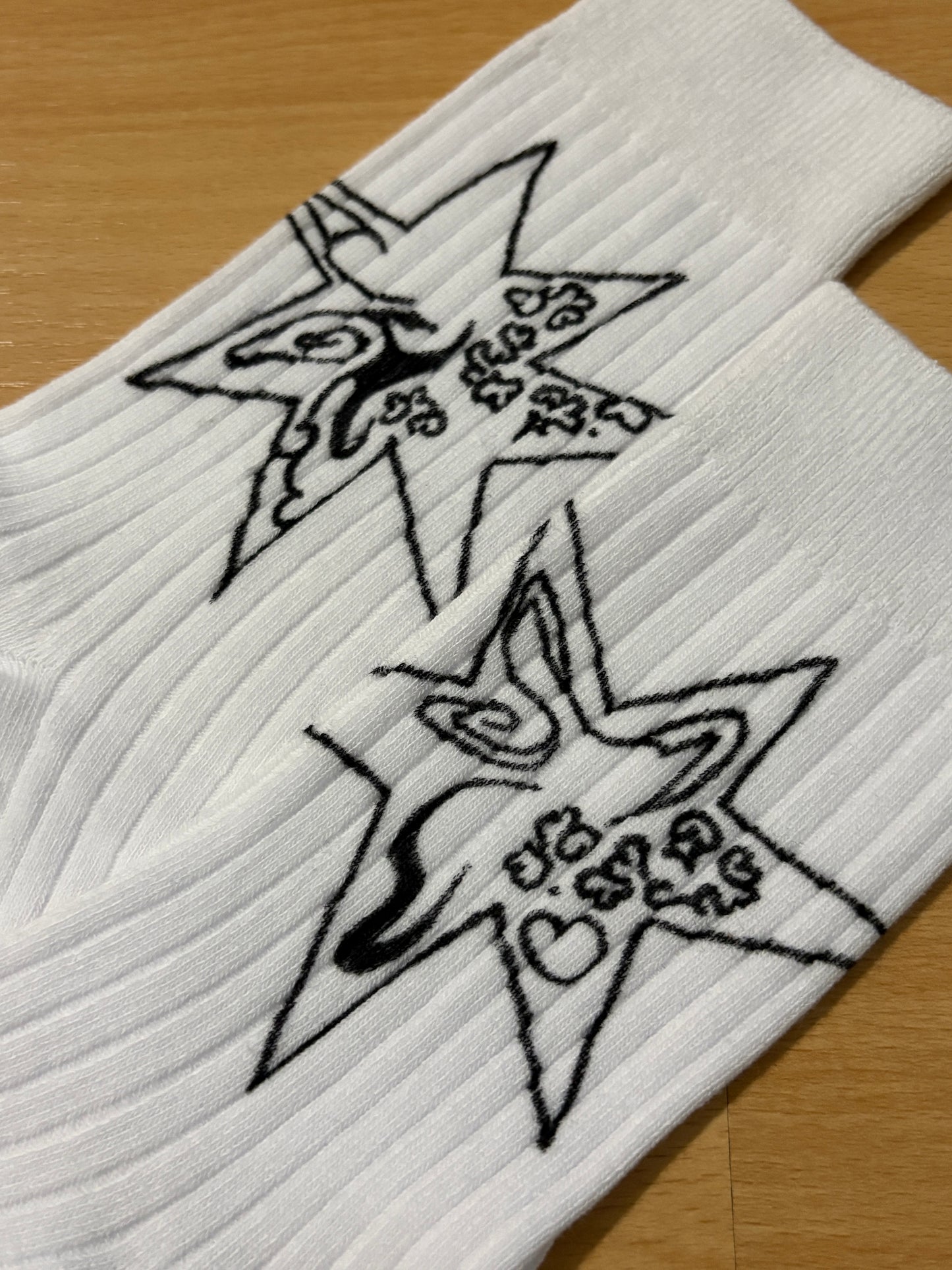 Hand-Drawn Socks 39-42, 2026