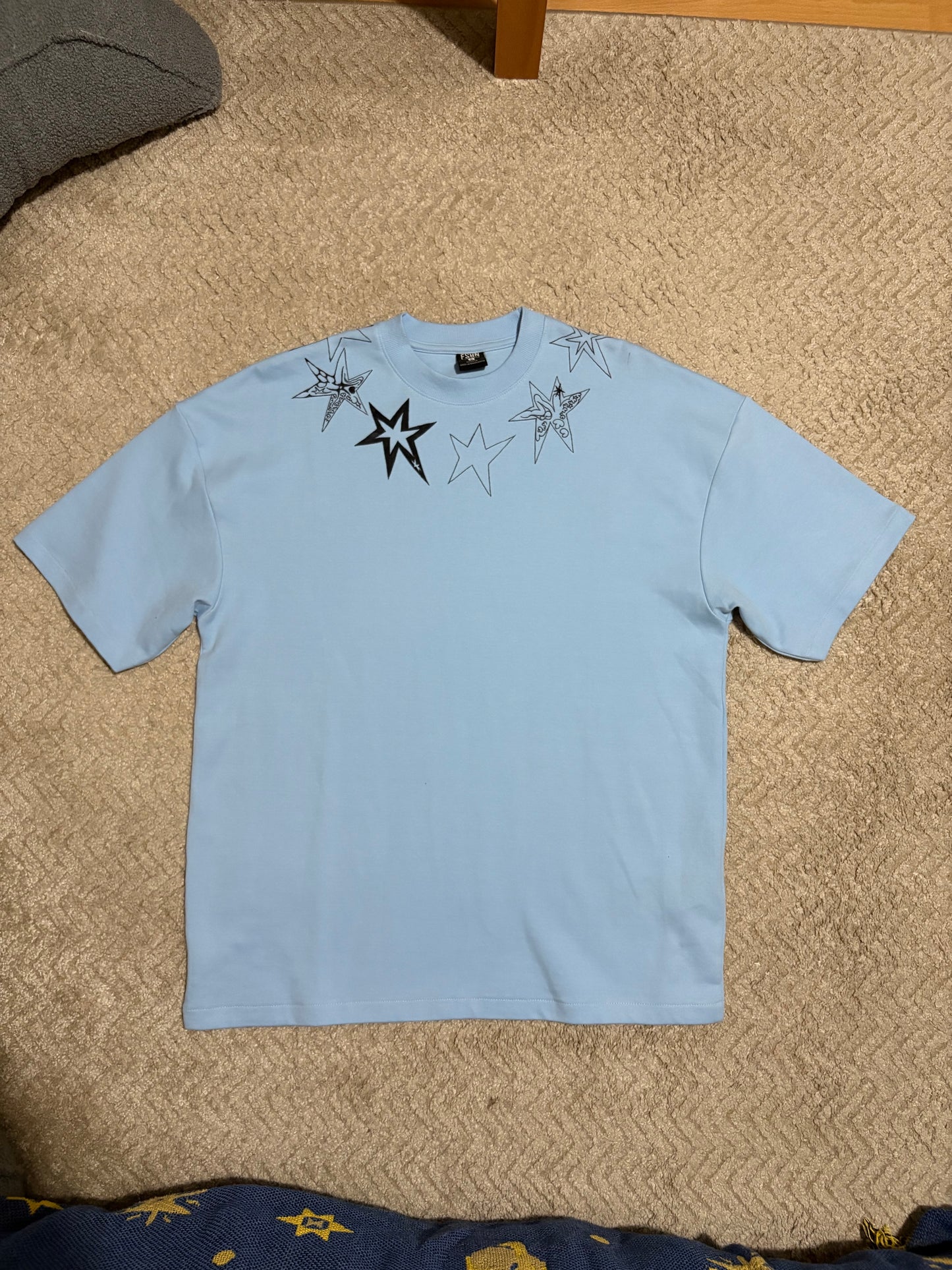 Ručne kreslené tričko, 2025