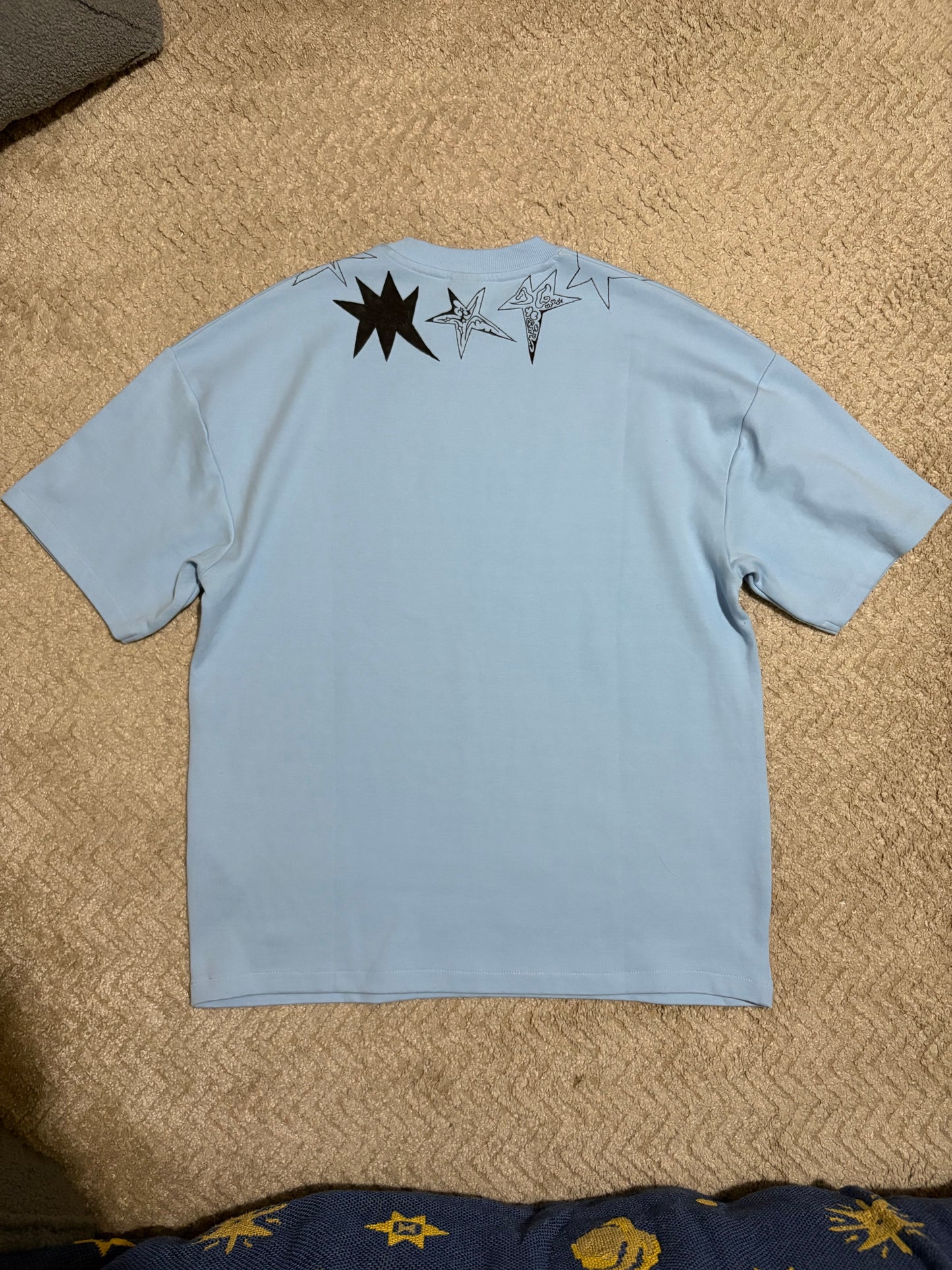 Ručne kreslené tričko, 2025