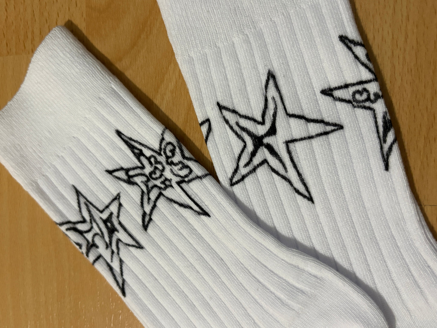Hand-Drawn Socks 39-42, 2026