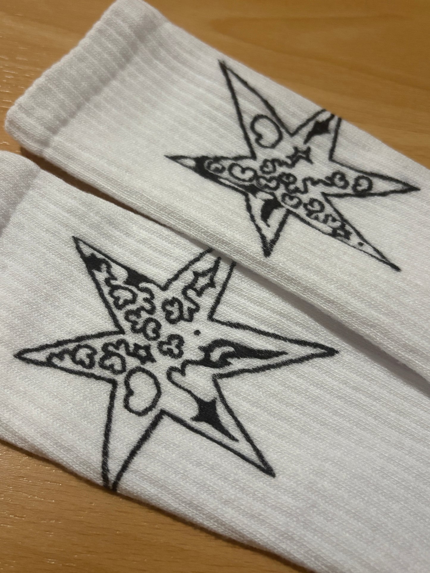 Hand-Drawn Socks 39-42, 2026