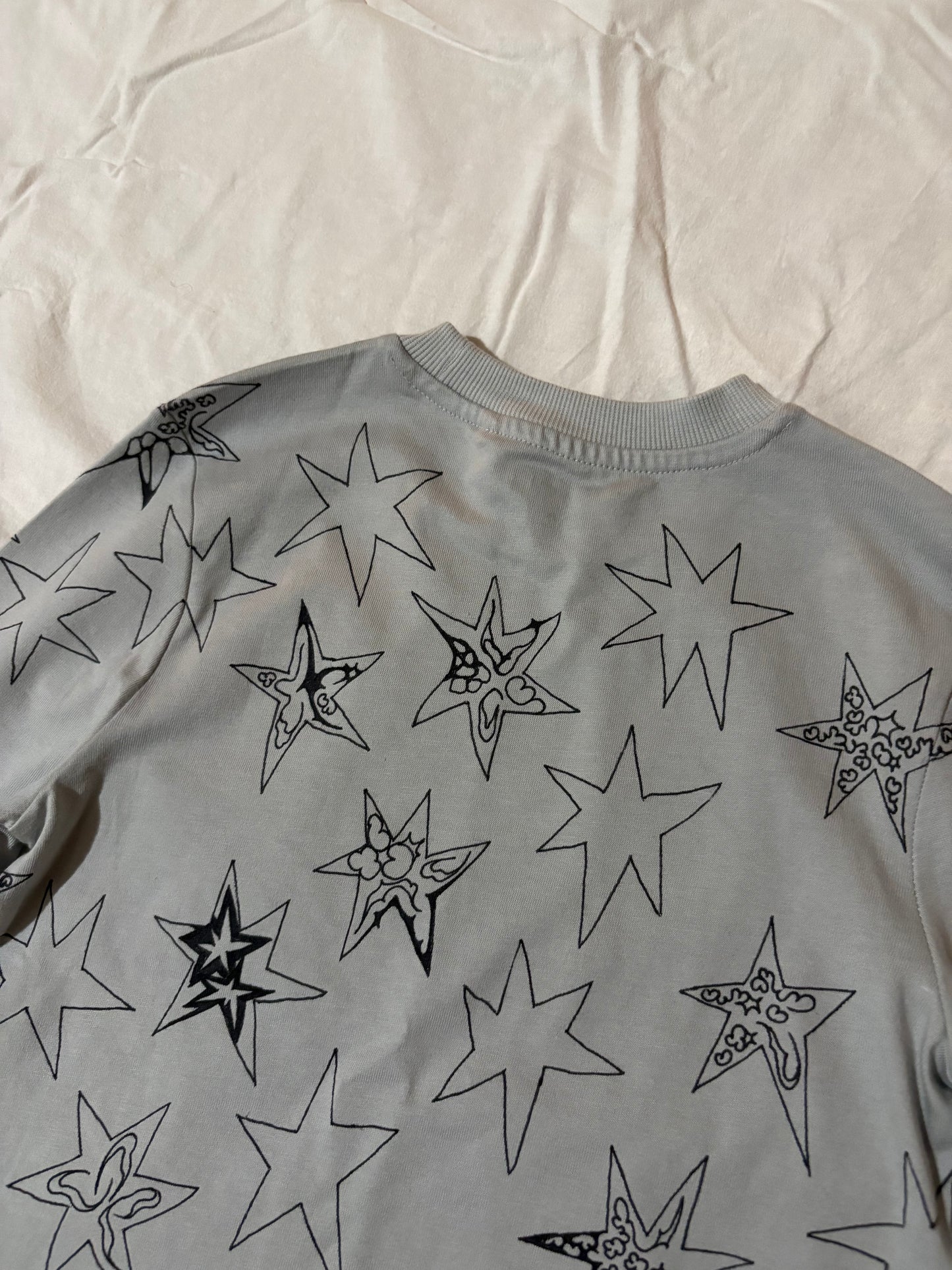 Ručne kreslené tričko, 2025