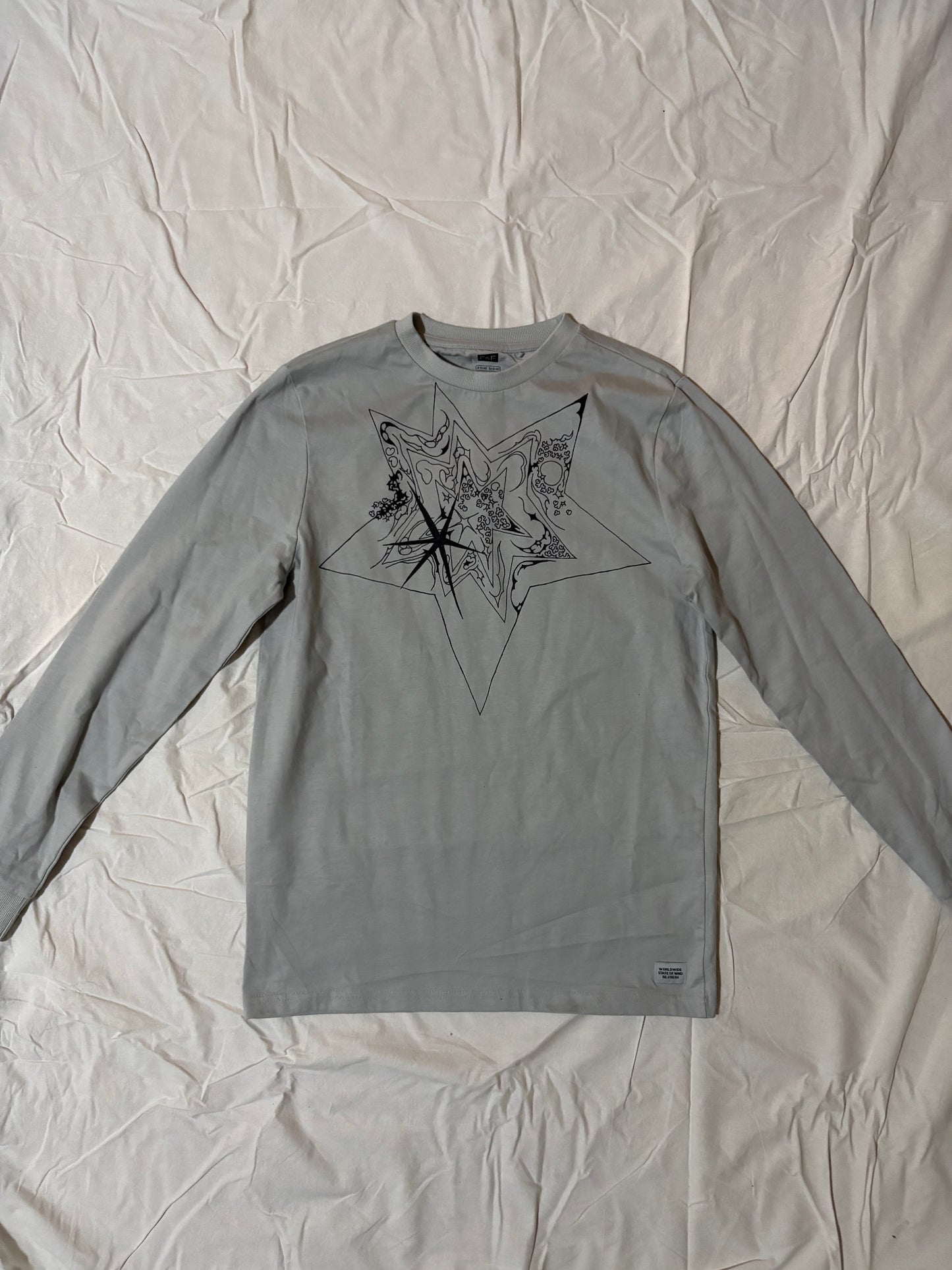 Ručne kreslené tričko, 2025