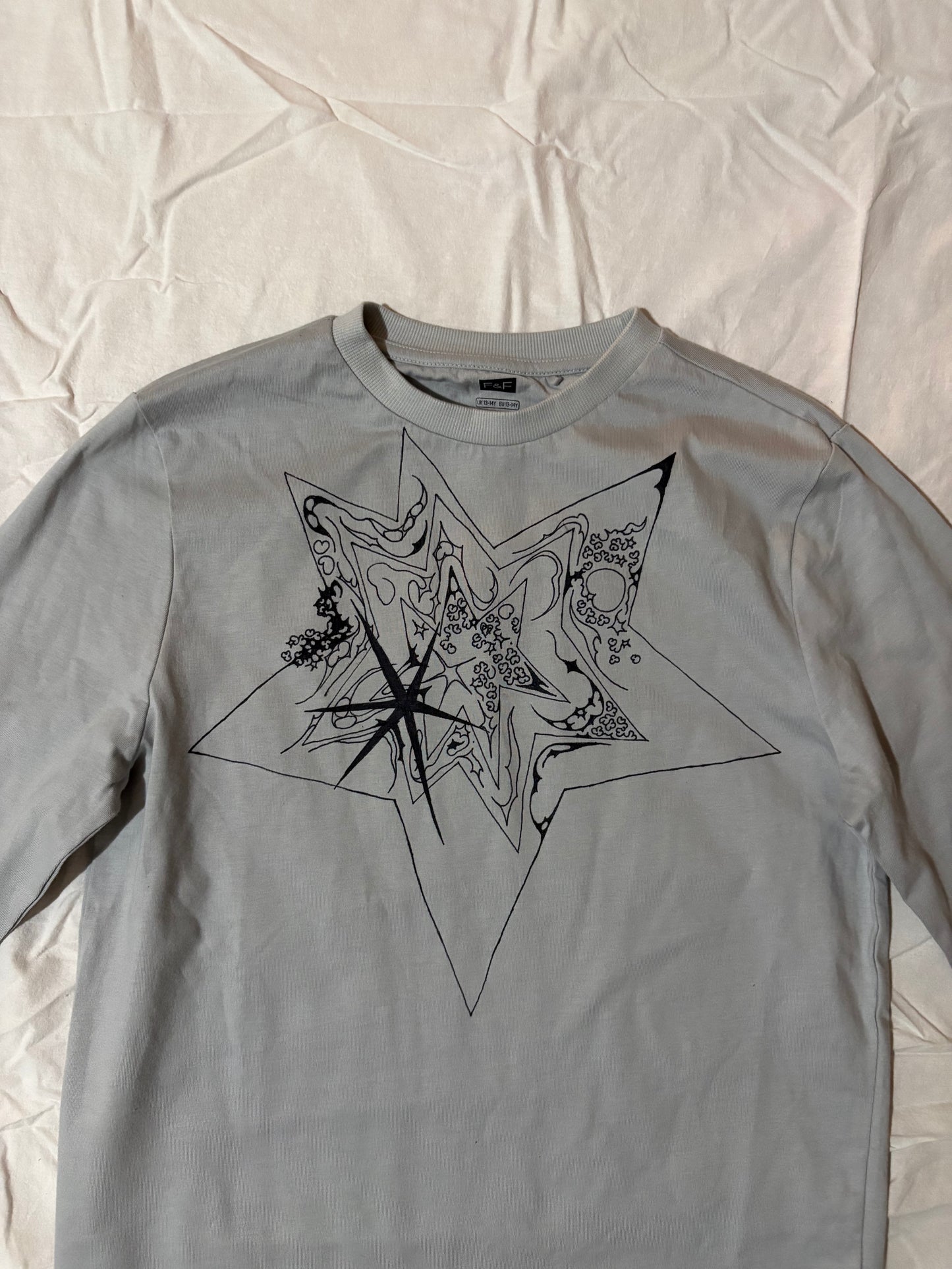 Ručne kreslené tričko, 2025